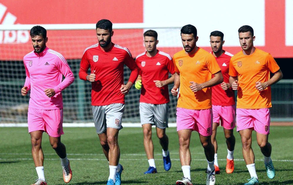 Hai cánh cửa giấy phép đóng cùng lúc: Trận derby Trung Java bị hủy vài giờ trước giờ bóng lăn
