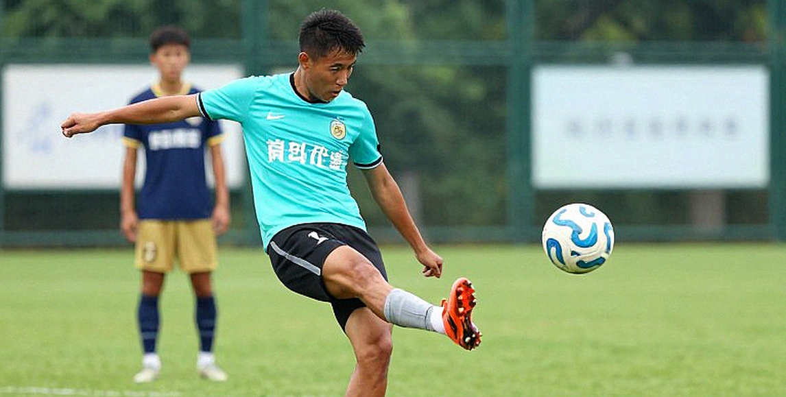 Khoảng trống dữ liệu của V.League: Bóng đá Việt Nam định giá cầu thủ bằng gì?