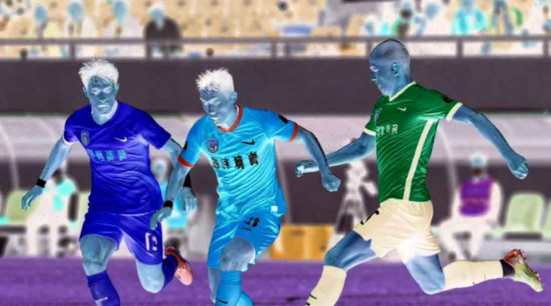 Suất ngoại binh thứ tư ở V.League: hàng công mua bằng tiền, nền móng trả bằng thời gian