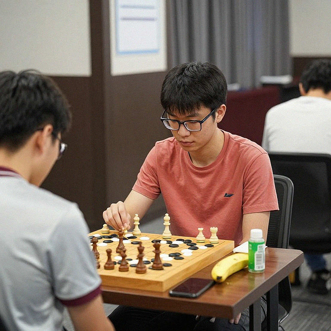ChessBase Magazine số 225: học chiến lược từ Bent Larsen và giá trị thật của một ấn phẩm huấn luyện cờ vua
