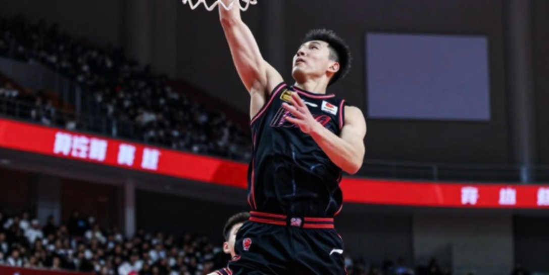 Chấn thương đầu gối của Julian Strawther và bài toán chiều sâu dự bị của Denver Nuggets