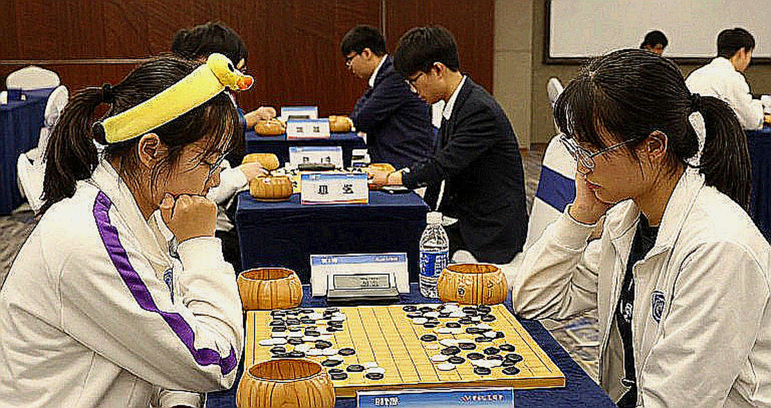 ChessBase Magazine #225: 27 ván cờ ngắn, 10 bài khai cuộc và câu hỏi chưa có lời đáp