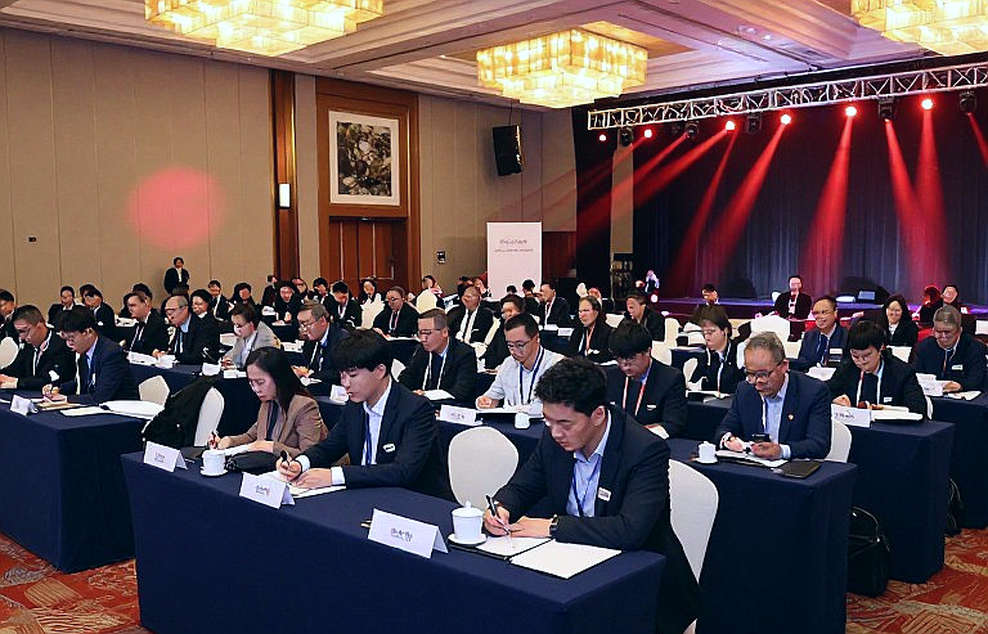 Ván cờ Mỹ, Cánh Voi và khoảng trống không ai kiểm chứng