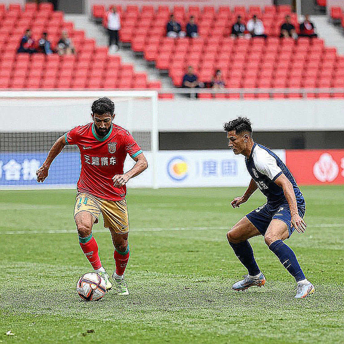 Two Hundred Names, Seven Signatures: Shin Tae-yong's Transfer Architecture at Persija Two Hundred Names, Seven Signatures: Shin Tae-yong's Transfer Architecture at Persija