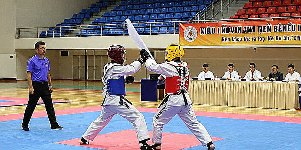27 triều đại trong 28 năm: chiếc đai hạng nặng UFC và khoảng trống đang chờ người lấp 27 triều đại trong 28 năm: chiếc đai hạng nặng UFC và khoảng trống đang chờ người lấp