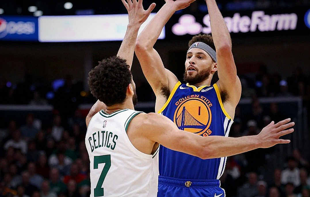 Bản phân tích mười hai trang không có một dòng số liệu: chợ NBA đang bán tín hiệu giả Bản phân tích mười hai trang không có một dòng số liệu: chợ NBA đang bán tín hiệu giả