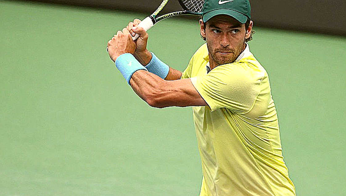 Zverev vào bán kết Thượng Hải: 80% giao bóng một, năm break point được cứu và ngôi số 1 cuối năm chưa có nguồn kiểm chứng