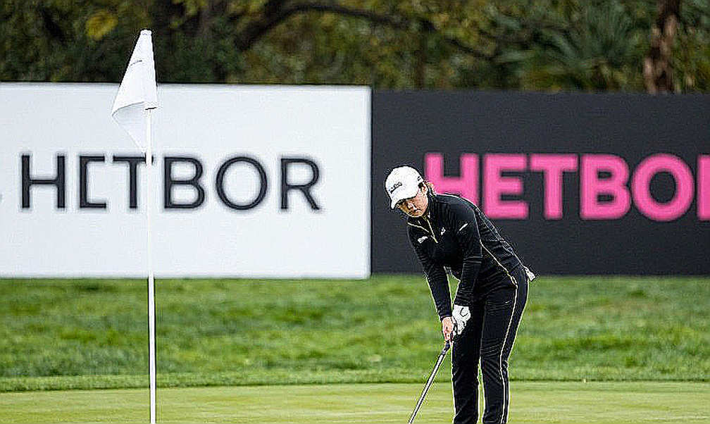 Cú tee shot vào rừng cây của Bernhard Langer, và đứa trẻ đã mang bài học ấy suốt mười bảy năm