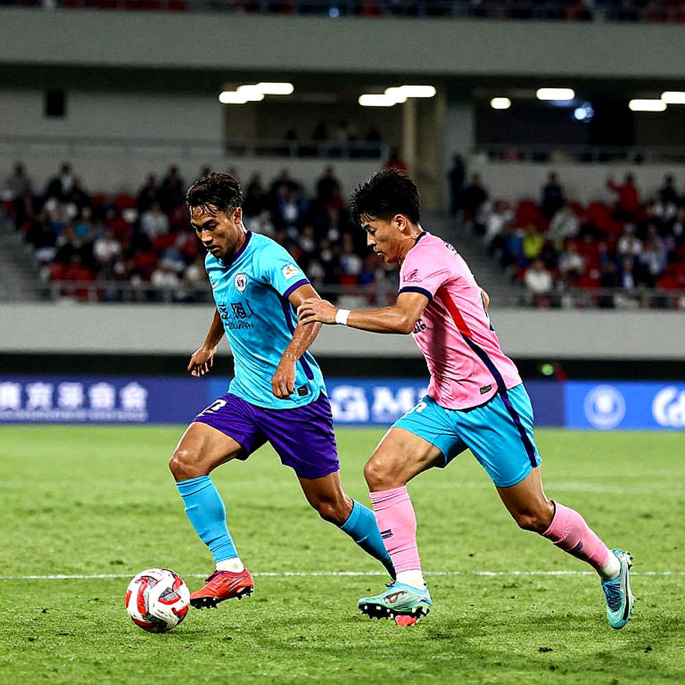 Zion Suzuki: 90 phút trước Man City, và những gì bảng dữ liệu chưa kịp nói